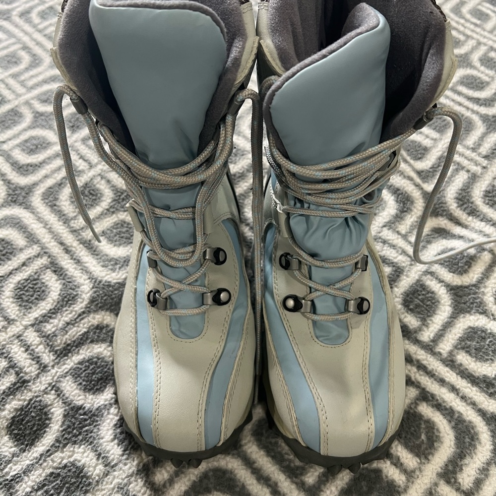 Snow Boots women’s size 8